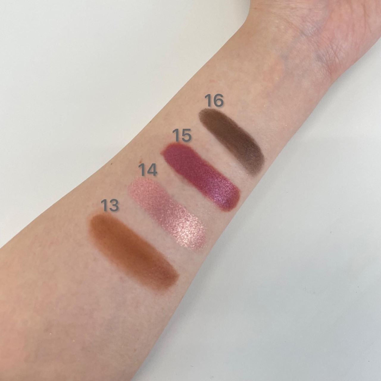 NARS Unrated Eyeshadow Palette Summer 2022 - Swatches